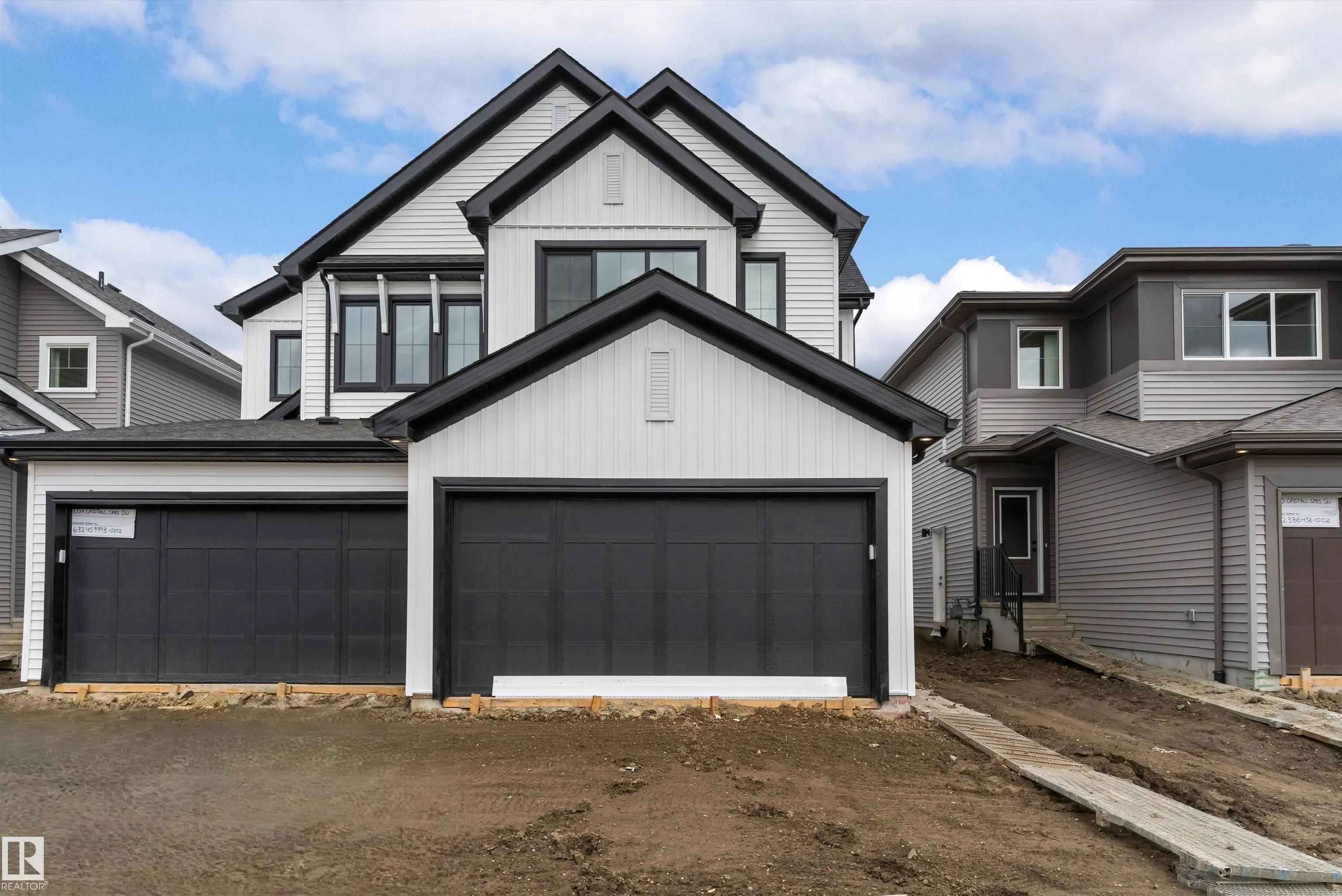 Photo for MLS®# E4511608 - home for sale at 1052 Cristall Crescent Southwest, Chappelle Area, Edmonton AB