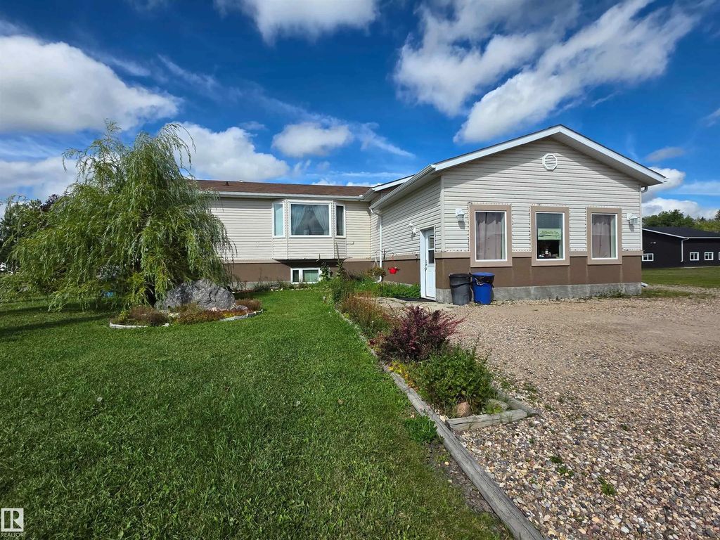 3808 2nd Street, Mallaig