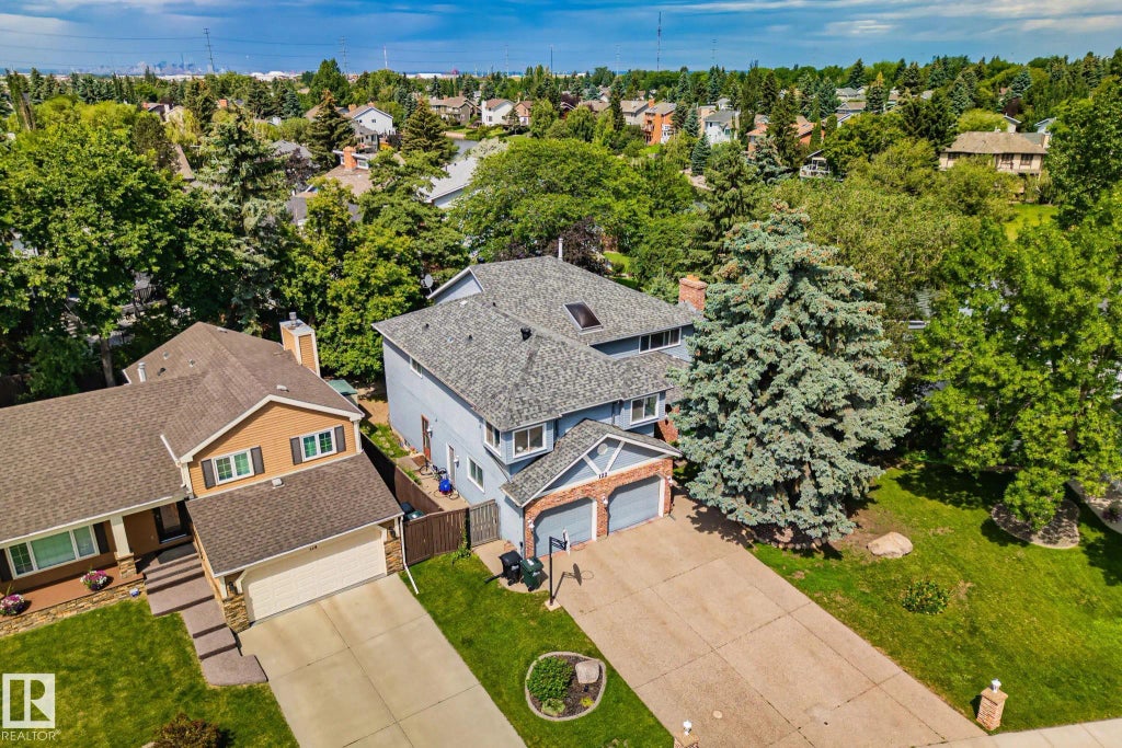 122 Village Downs, Sherwood Park