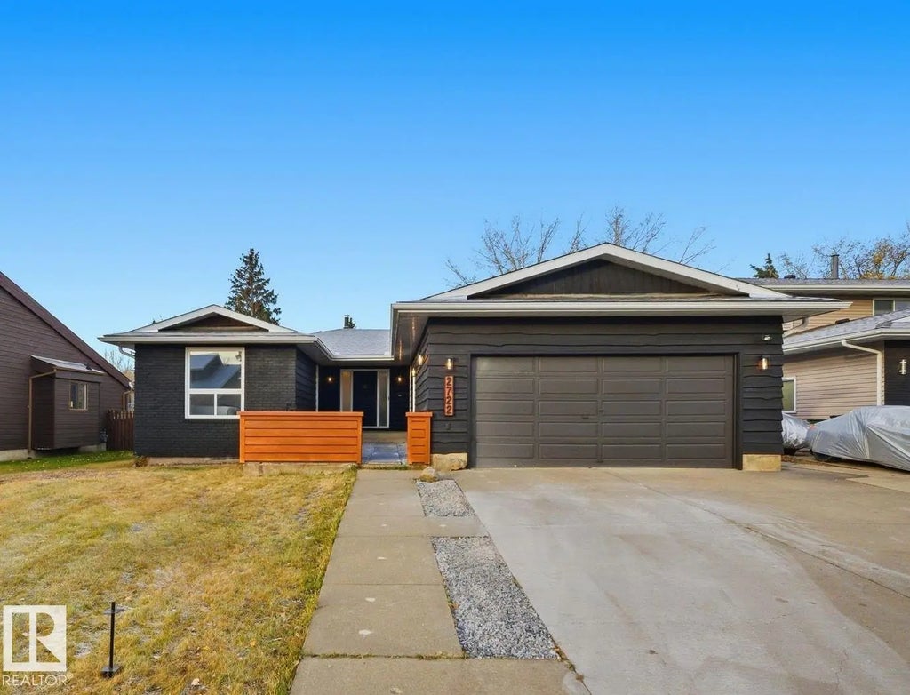 2722 104a Street, Edmonton