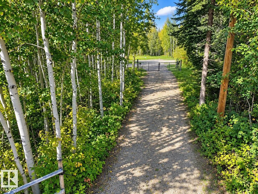21566 Twp Road 520, Rural Strathcona County