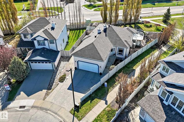576 Glenwright Crescent Nw, Edmonton
