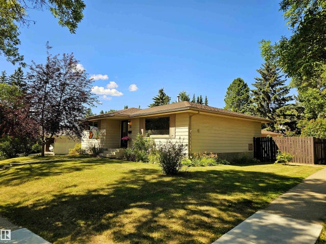 32 Gatewood Avenue, St. Albert