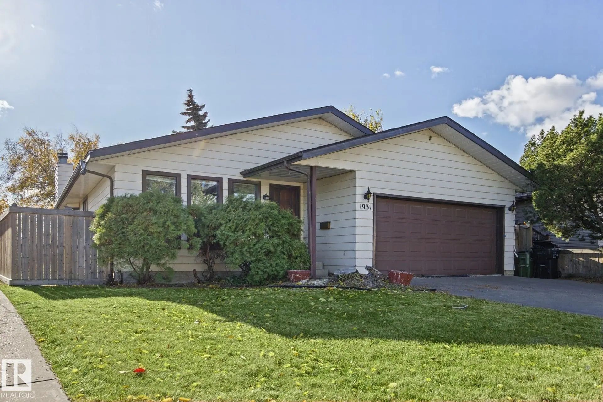 Home for Sale Located at 1931 145 Avenue Northwest, Edmonton, AB