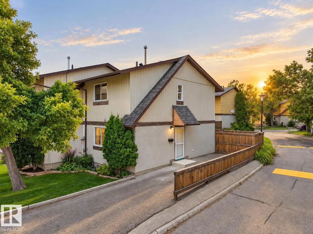 126 Woodstock, Edmonton