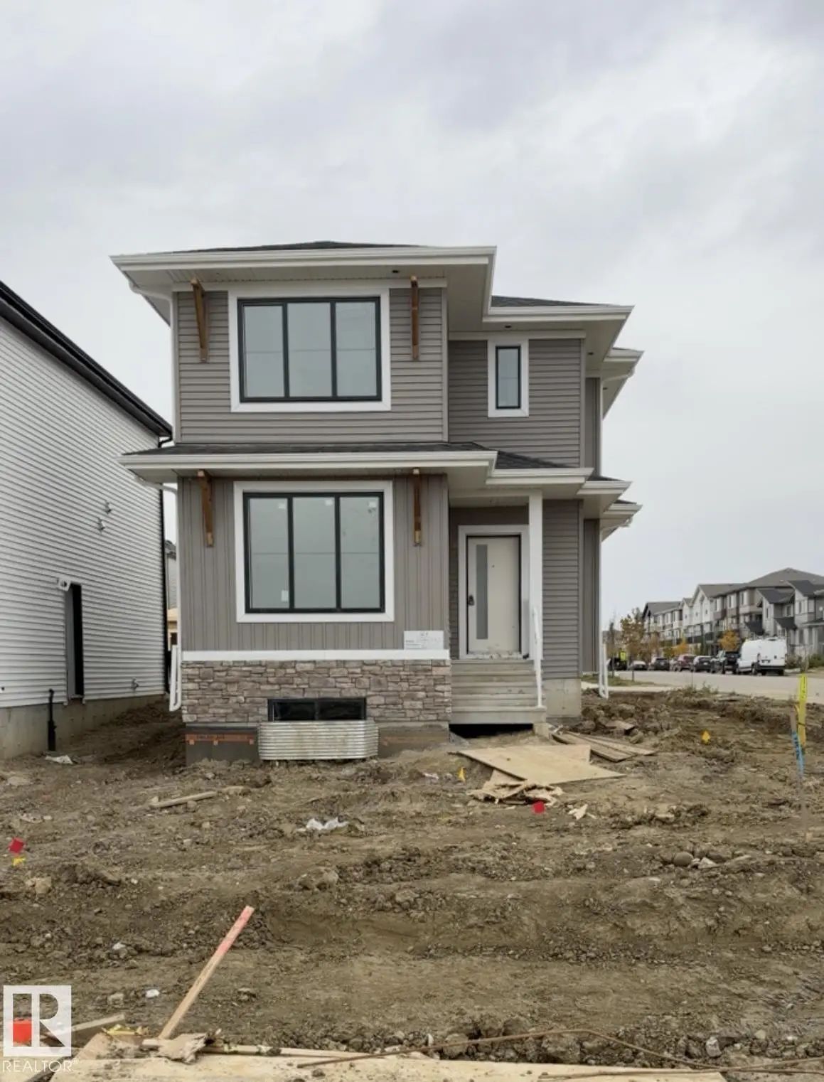 Home for Sale Located at 547 Robinson Boulevard, Leduc, AB