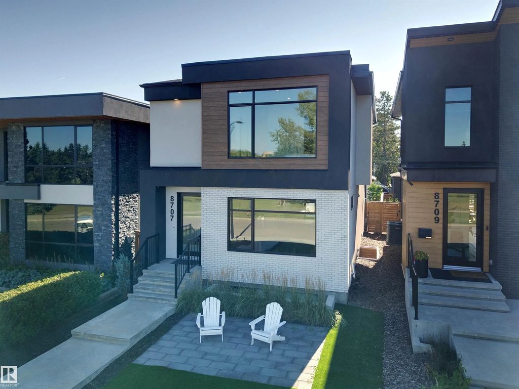 8707 Strathearn Crescent, Edmonton