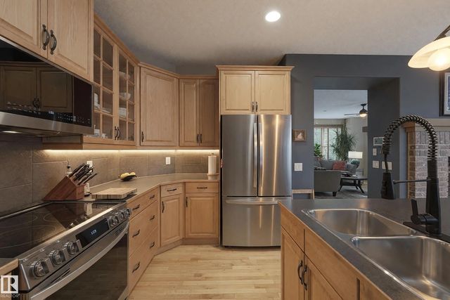 1205 Colonel Stone Avenue, Edmonton Property Listing: MLS® #E4510656