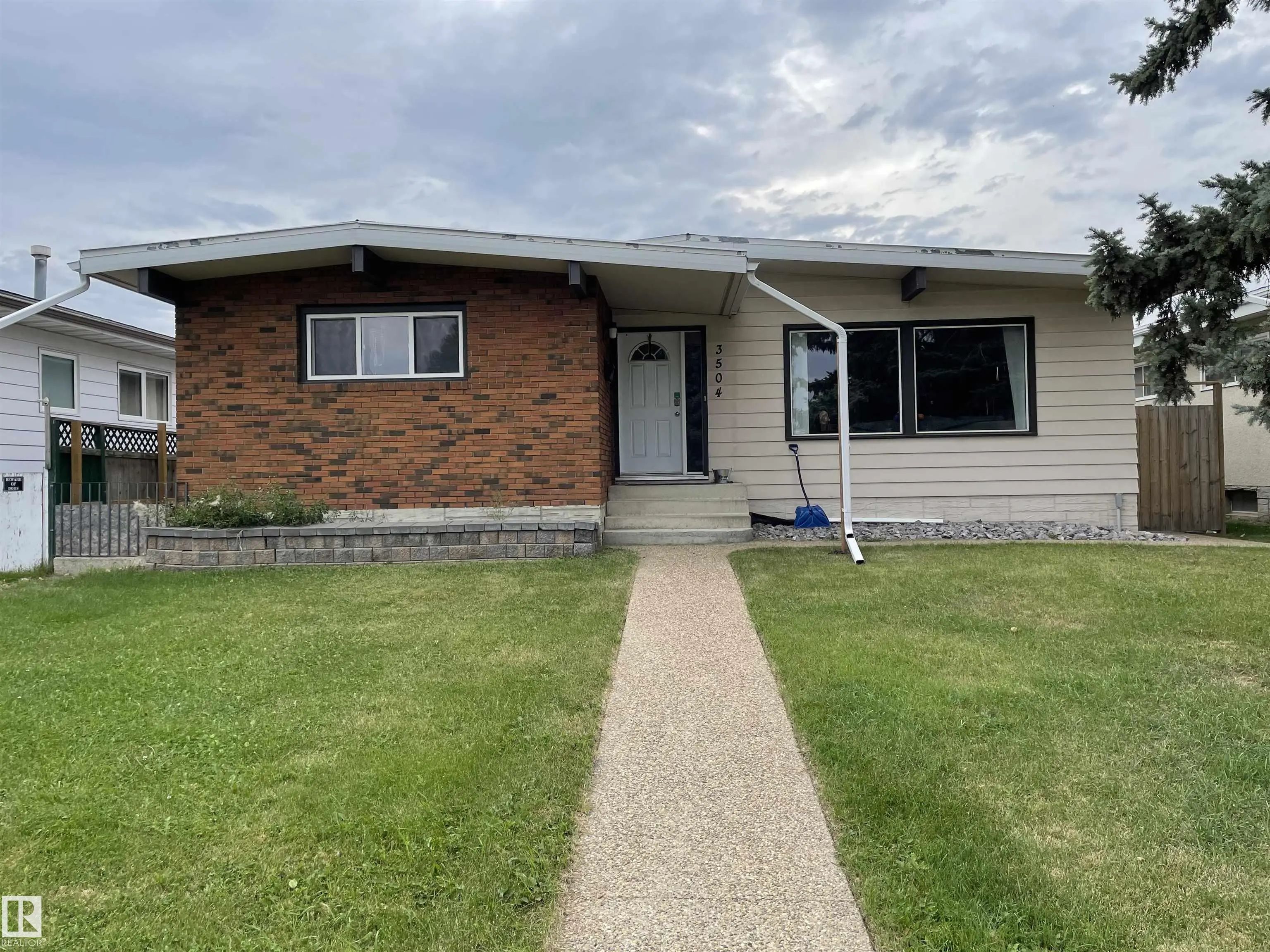 Photo for MLS®# E4506435 - home for sale at 3504 106 Street Northwest, Duggan, Edmonton AB