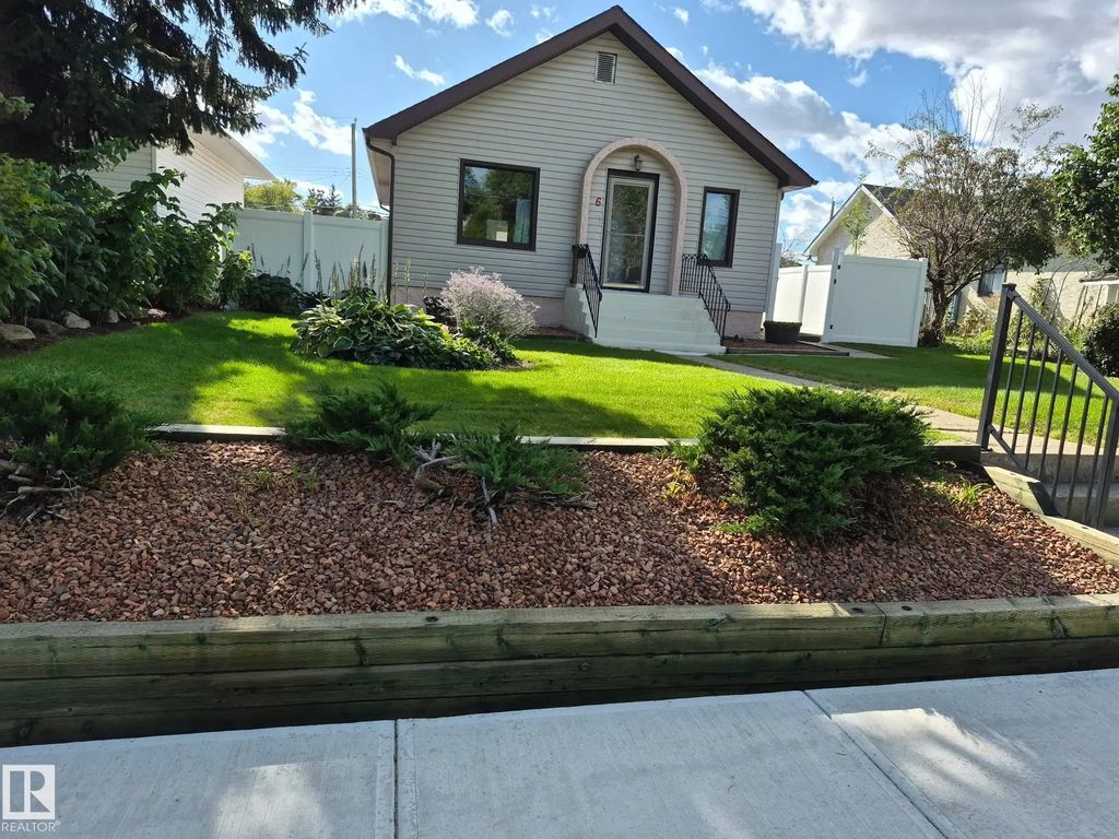 6 Mont Clare Place, St. Albert