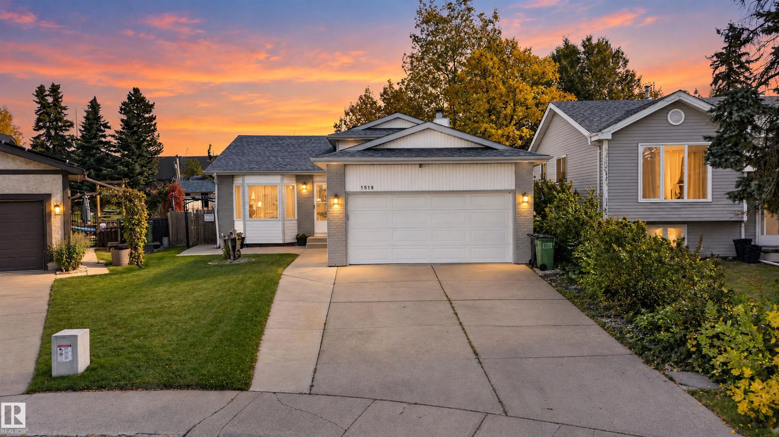 Photo for MLS®# E4510209 - home for sale at 1519 104 Street Northwest, Bearspaw (Edmonton), Edmonton AB