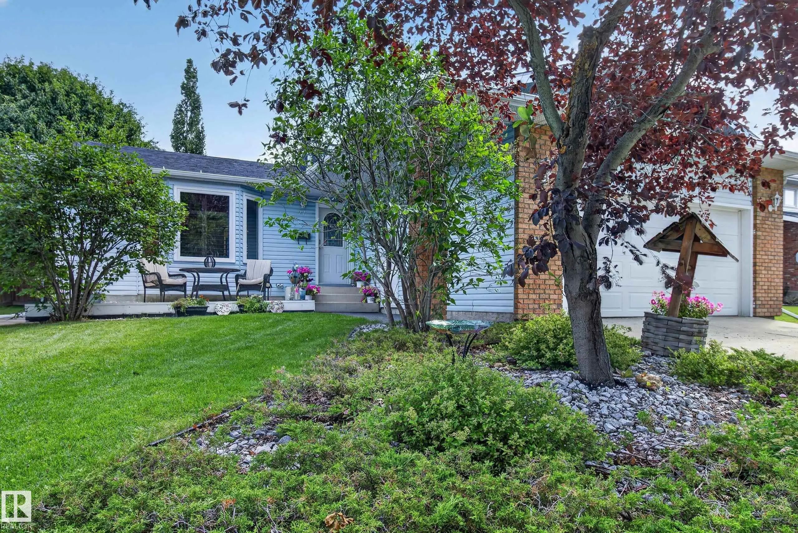 Photo for MLS®# E4507178 - home for sale at 27 Highcliff Road, Heritage Hills, Sherwood Park AB