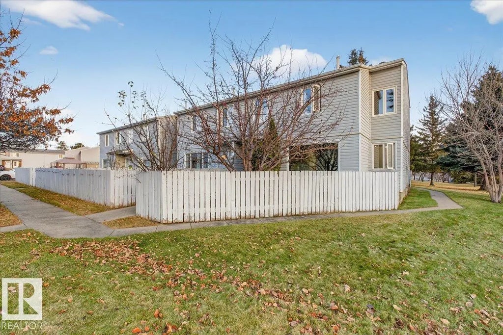 33 Amberly Court, Edmonton