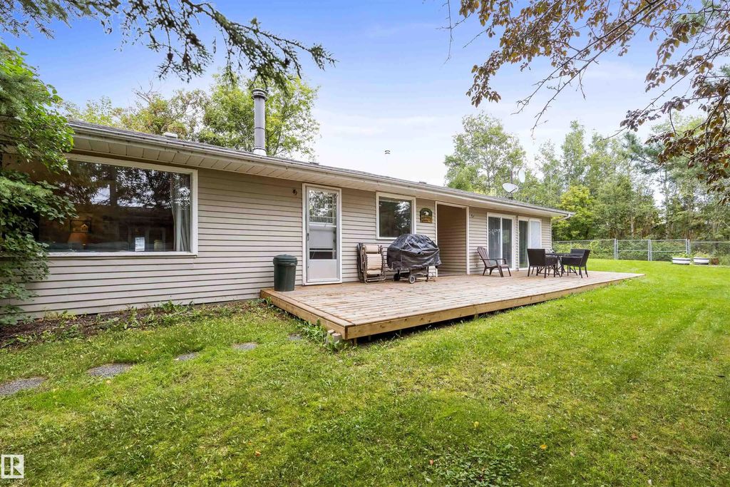 522 5 Street, Rural Lac Ste. Anne County