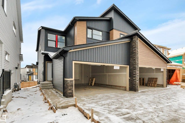 8933 Elves Loop Nw, Edmonton