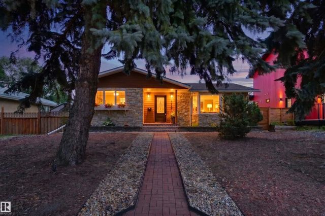 8819 142 Street Nw, Edmonton