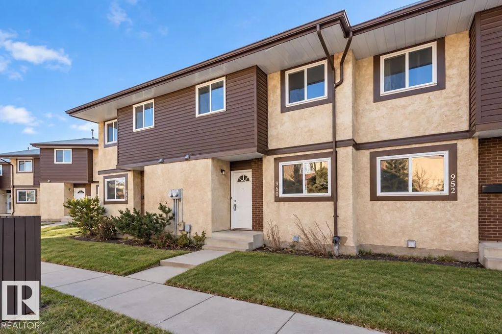 950 Lakewood Road Nw, Edmonton