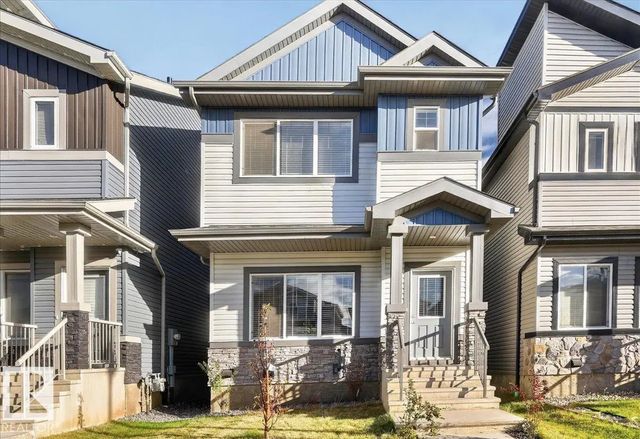 Photo for MLS®# E4511003 - home for sale at 3716 42 Avenue, Triomphe Estates, Beaumont AB