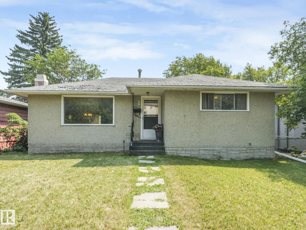 8905 156 Street, Edmonton