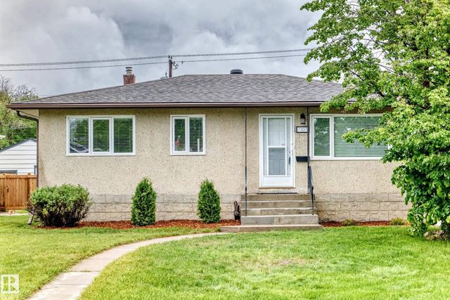 7307 76 Street Nw, Edmonton