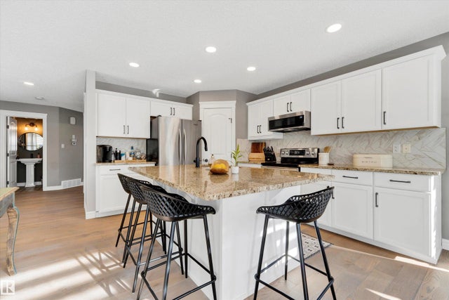 17437 5a Avenue Sw, Edmonton