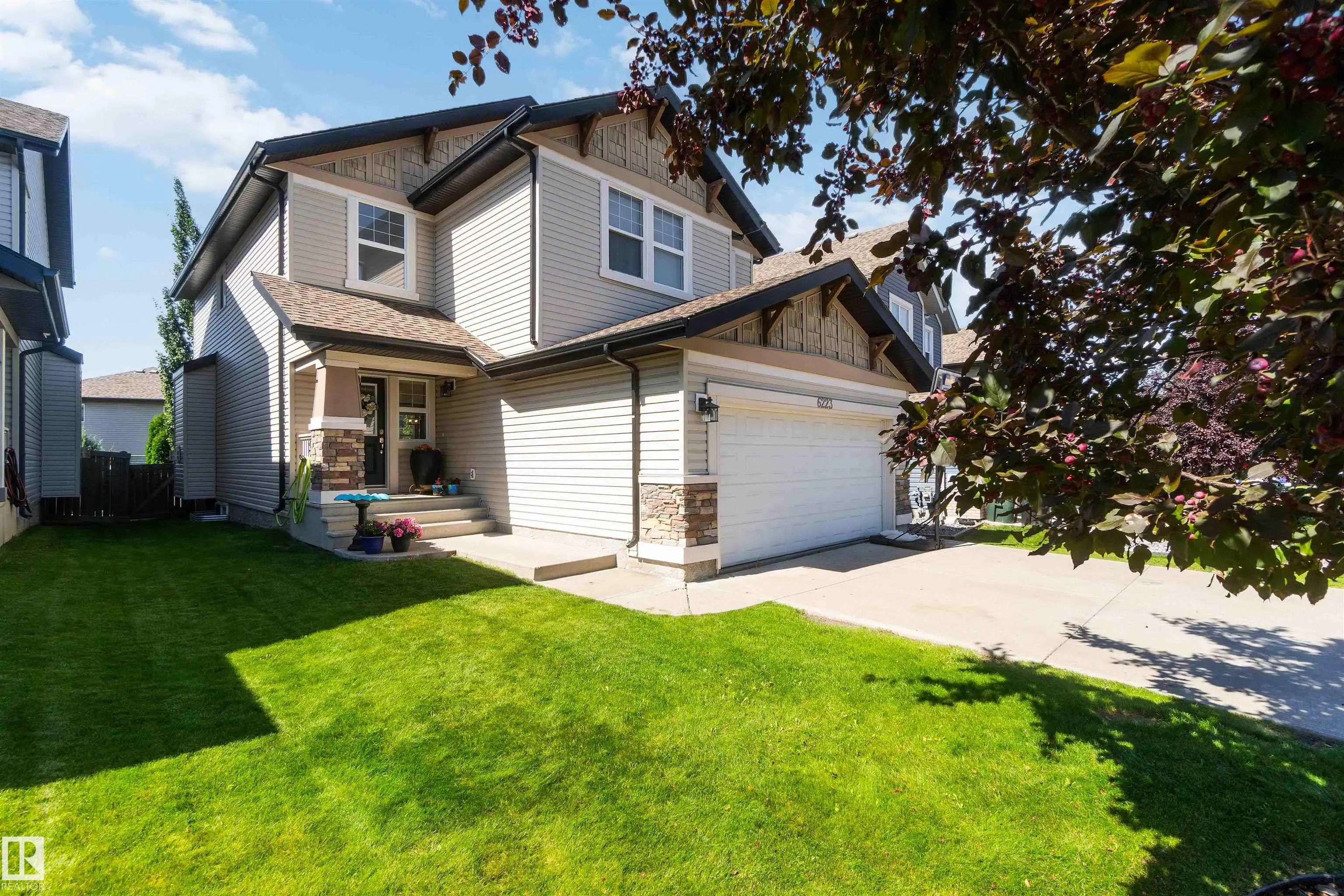 Photo for MLS®# E4504782 - home for sale at 6223 Sunbrook Lane, Summerwood, Sherwood Park AB