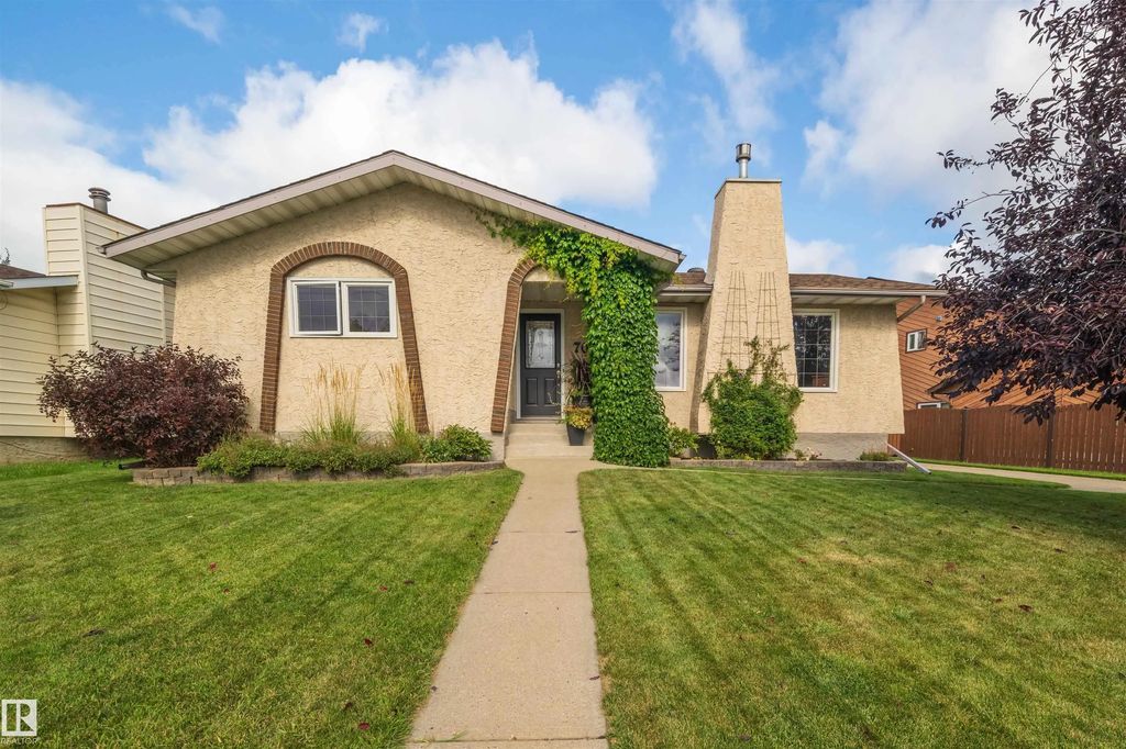 704 Warwick Road, Edmonton