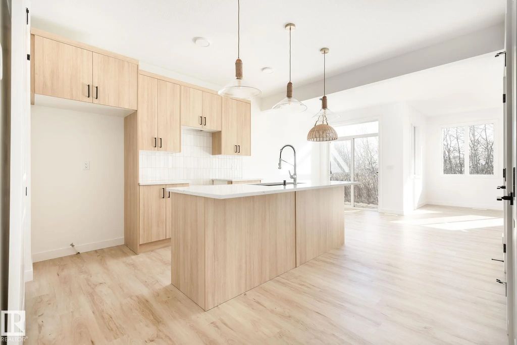 8253 Kiriak Loop, Edmonton