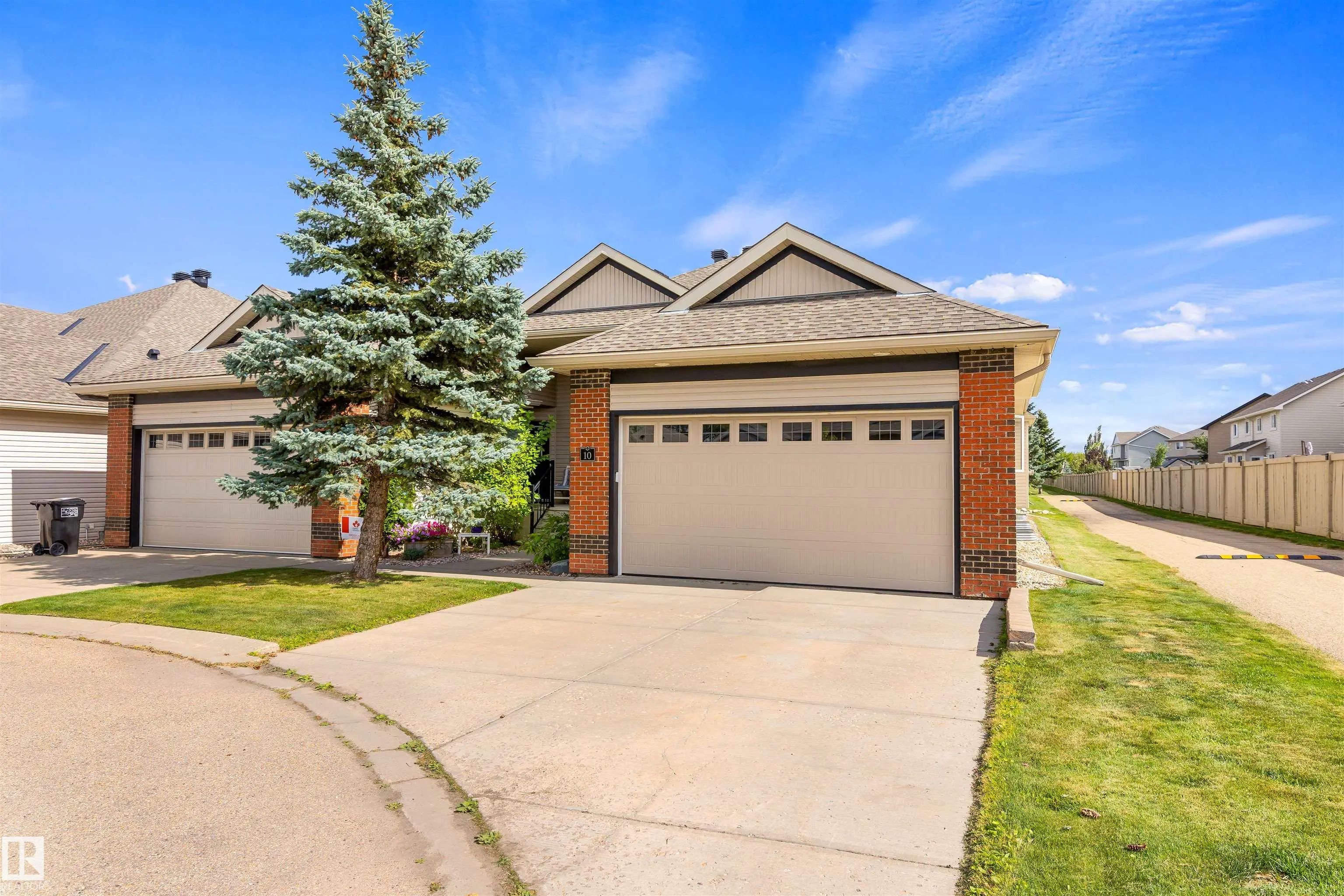 Photo for MLS®# E4508190 - home for sale at 10 841 156 Street Northwest, South Terwillegar, Edmonton AB