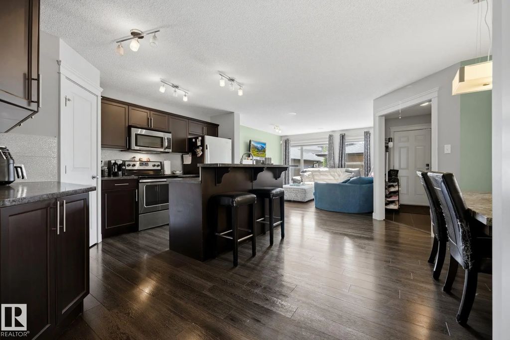 2020 Glenridding Gate Gate, Edmonton