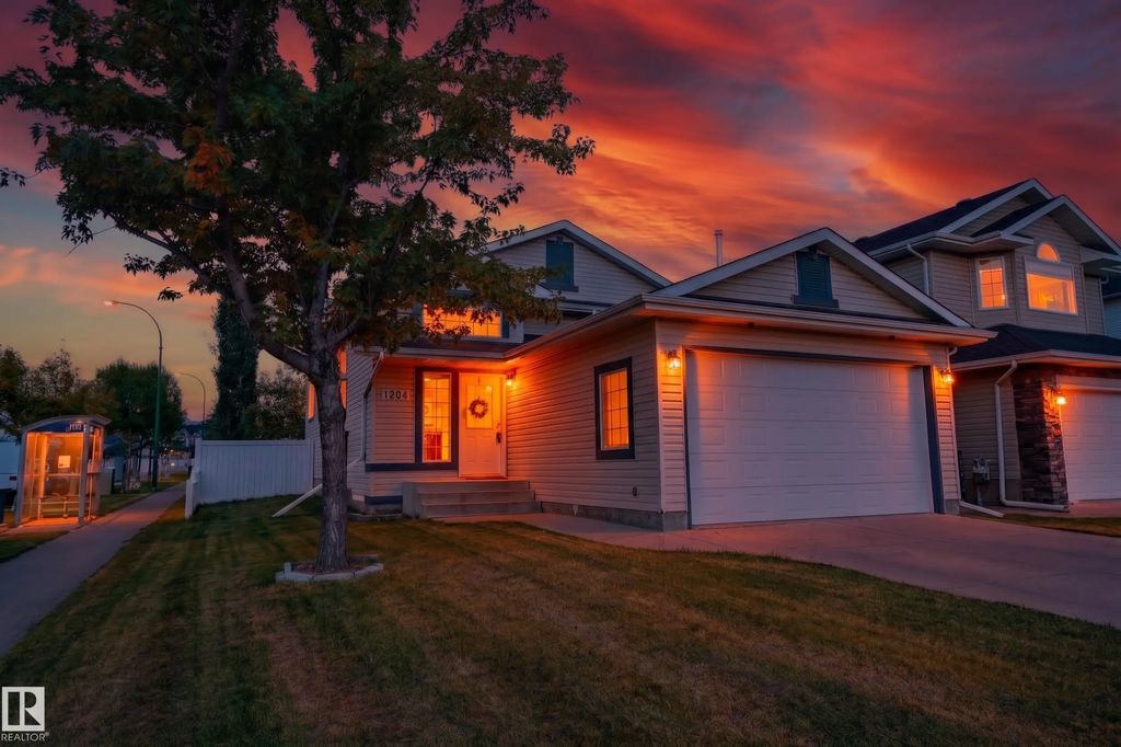 1204 Klarvatten Crest, Edmonton