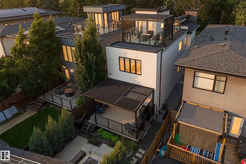 14221 101 Avenue, Edmonton