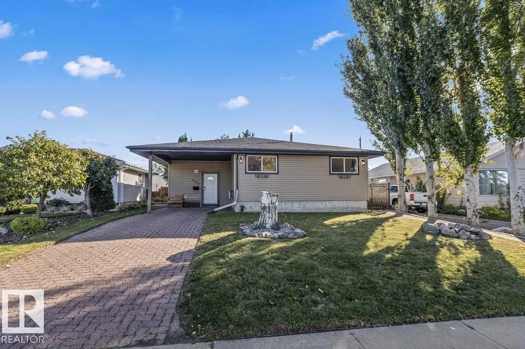 8907 136 Avenue, Edmonton