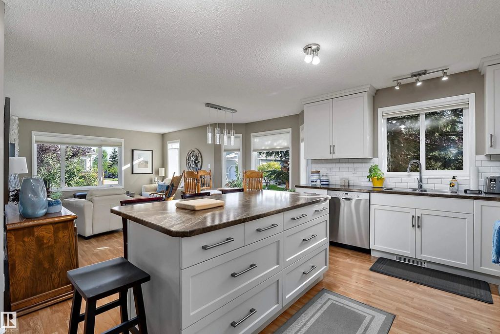 20 1 Village Lane, Rural Wetaskiwin County