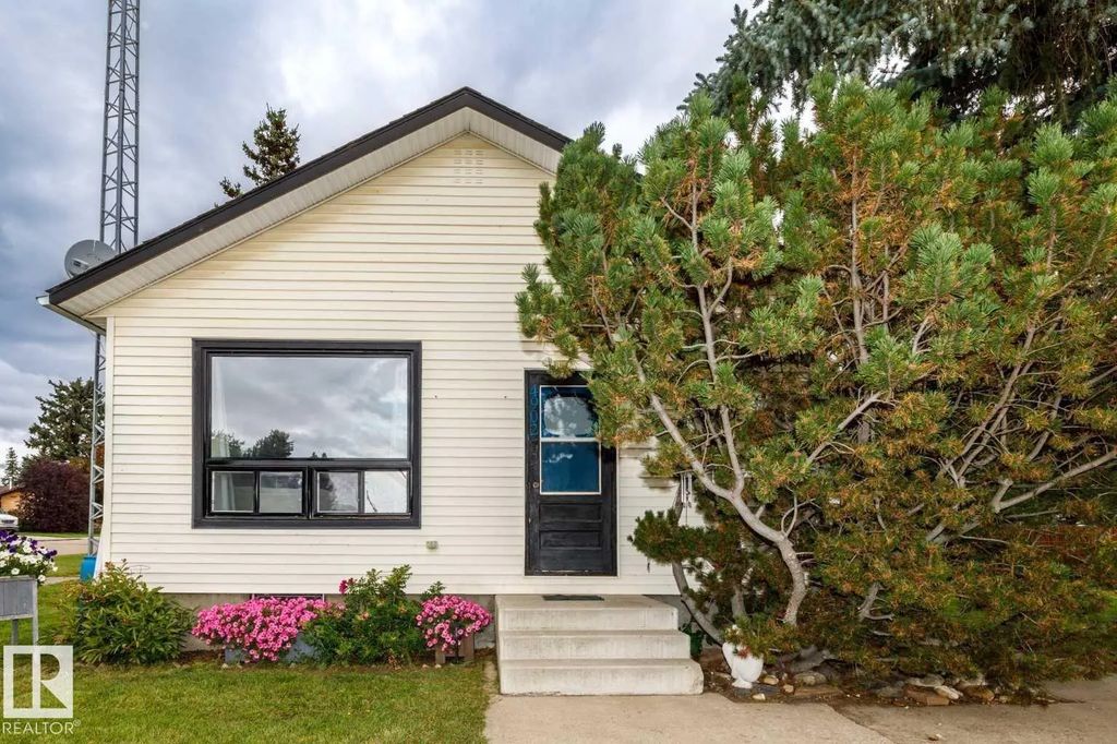 4902 52 Street, Sedgewick