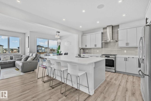 15816 29 Avenue Sw, Edmonton