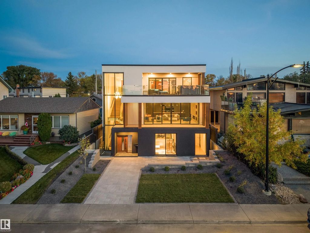 8915 Strathearn Drive, Edmonton
