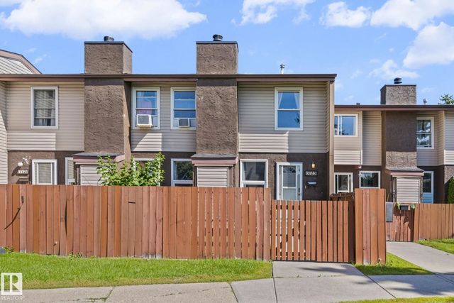Photo for MLS®# E4506094 - home for sale at 17123 109 Street Northwest, Baturyn, Edmonton AB