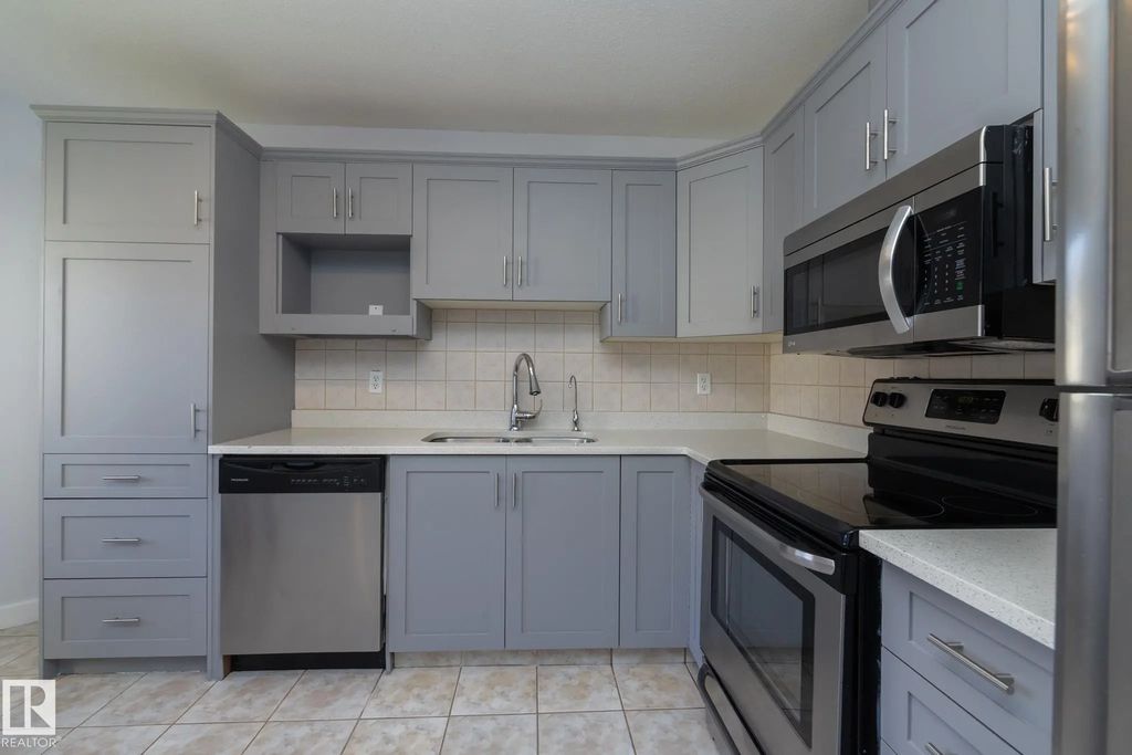 37 3811 85 Street, Edmonton
