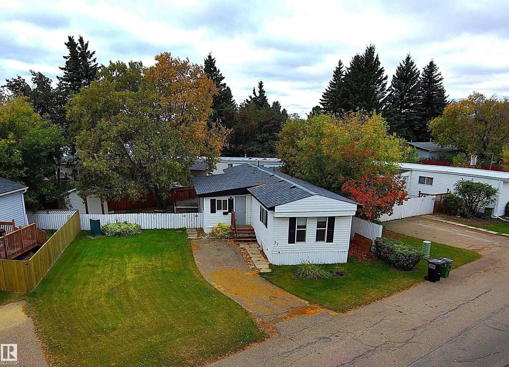 37 West View Boulevard, Edmonton