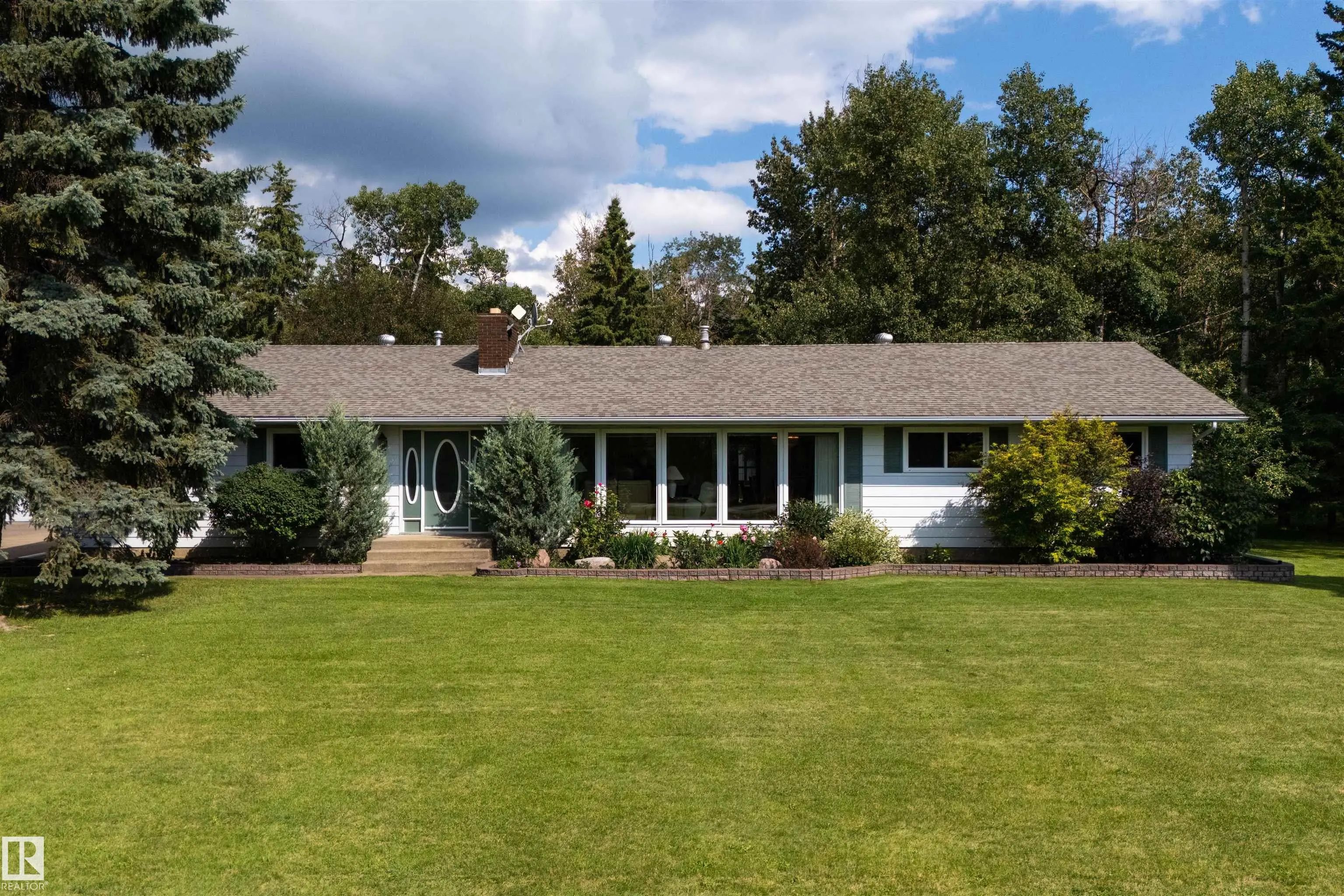 Photo for MLS®# E4504799 - home for sale at 482 23109 Twp Road 514, Belvedere Heights West, Rural Strathcona County AB
