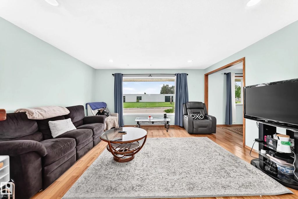 7312 Delwood Road, Edmonton