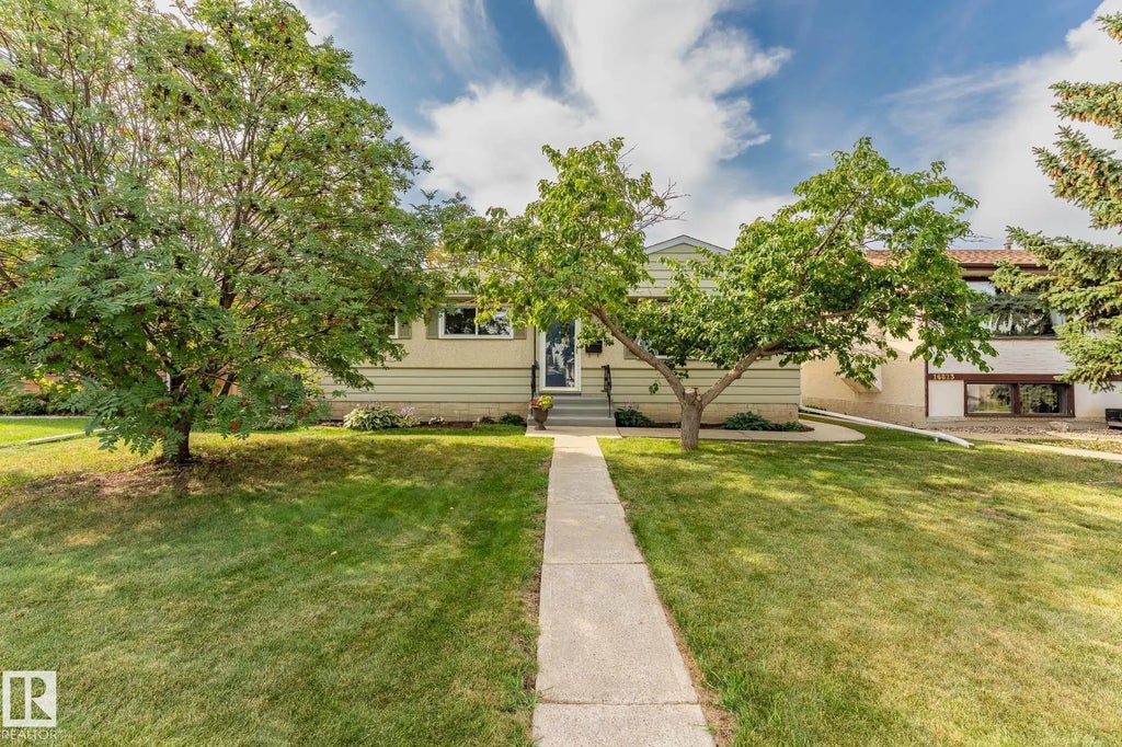 16819 98 Avenue, Edmonton