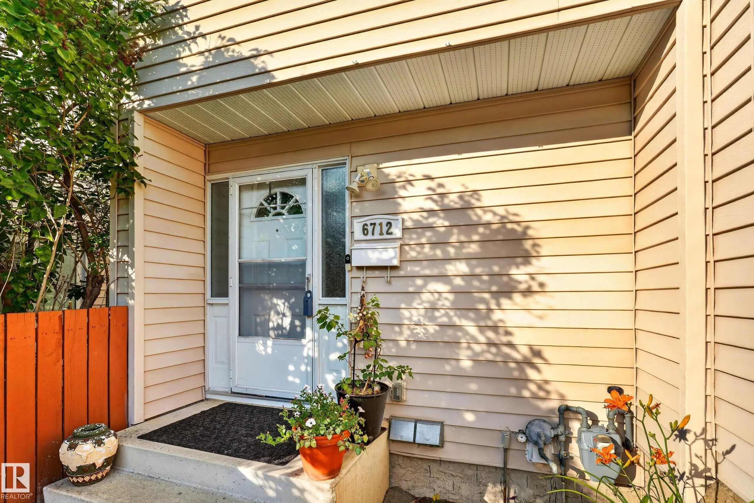 Real Estate Listing in Lee Ridge, Edmonton