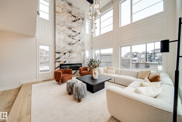 4015 Ginsburg Crescent Nw, Edmonton