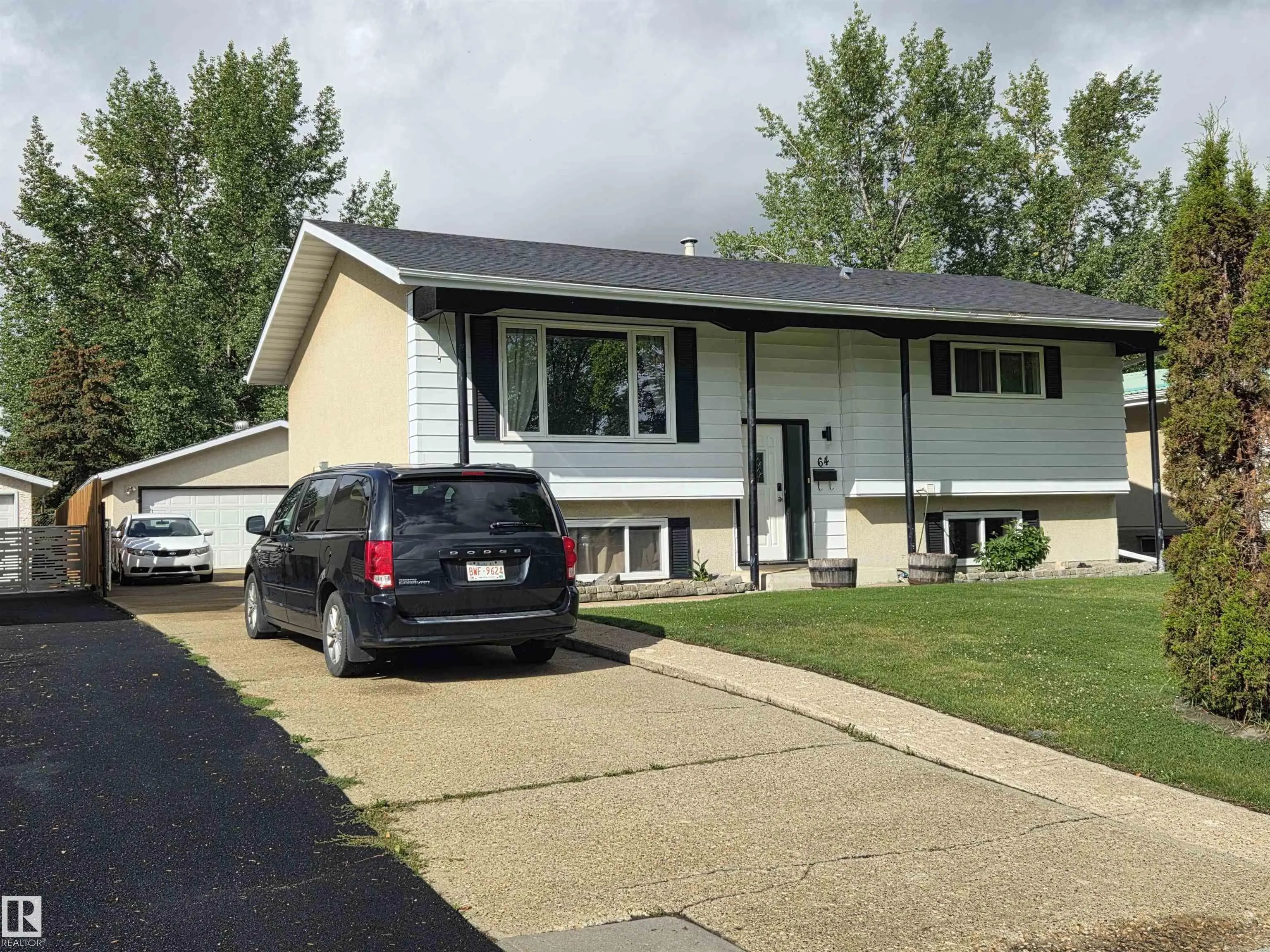 64 Apache Crescent, Leduc