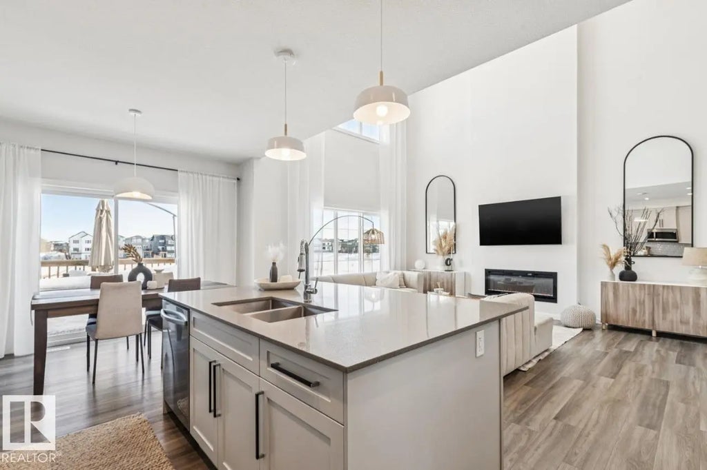 2543 208 Street, Edmonton