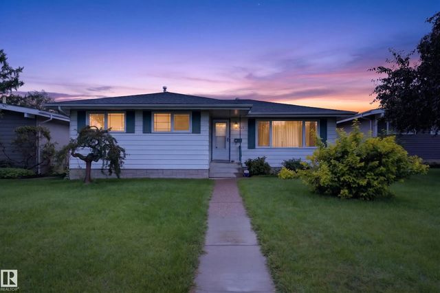 8015 145 Avenue Nw, Edmonton