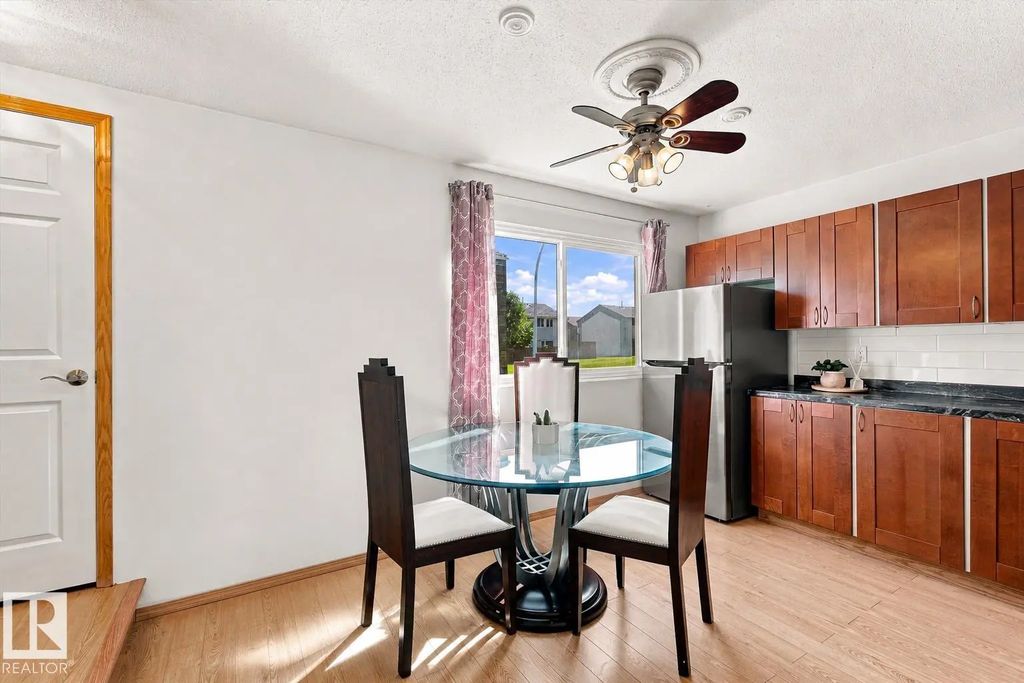 790 Abbottsfield Road, Edmonton