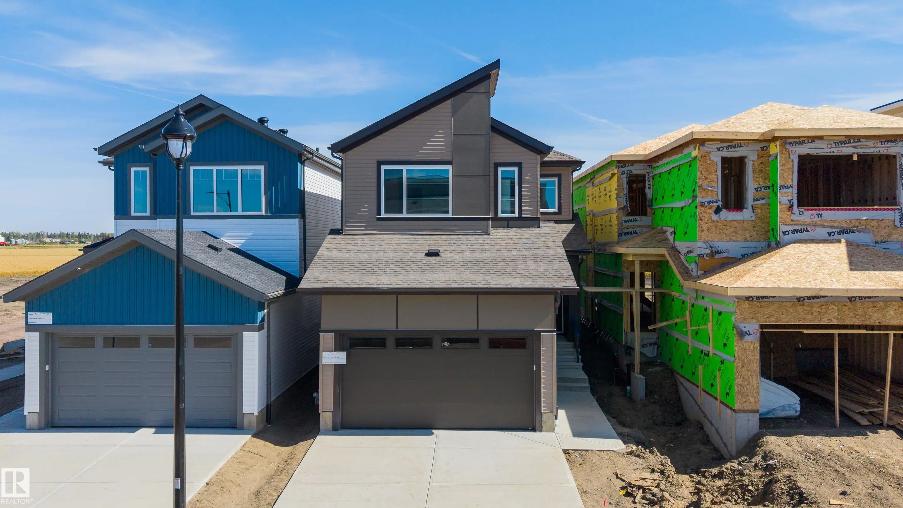 Photo for MLS®# E4506801 - home for sale at 798 Bank Drive, Black Stone, Leduc AB